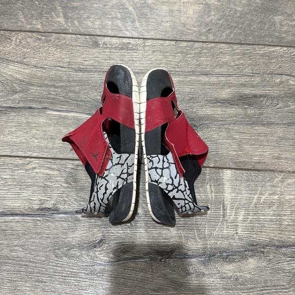 • JORDAN • Kids FLARE Sandals Red and Black Size 12 C - Picture 4 of 5